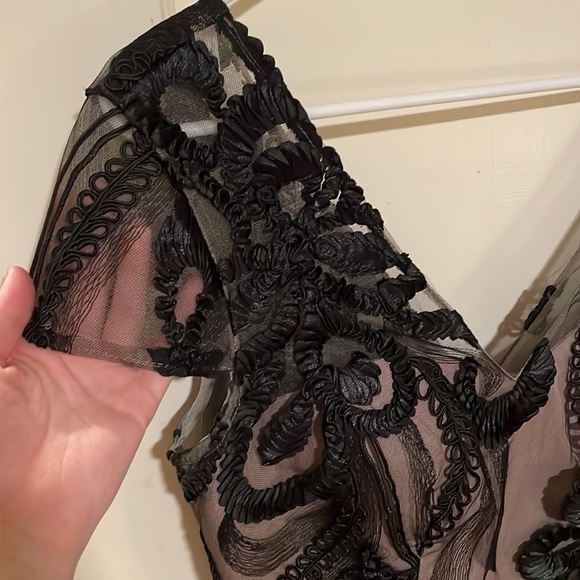 JS Collections Dress - Picture 3 of 6